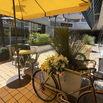 Simplicitea Cafe - Entry way so pretty - Bubble Tea Near Me - Los Angeles, California
