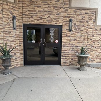 Baron's Steakhouse + Bar - Front entrance - Steakhouses Near Me - Garden City, Kansas Baron's Steakhouse + Bar - Front entrance - Steakhouses Near Me - Garden City, Kansas