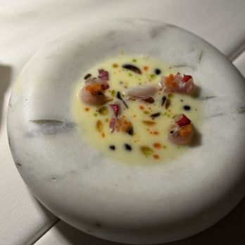 ORUJO Taller De Gastronomía - Tiradito de yellowtail - Caribbean Near Me - San Juan, Puerto Rico