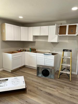 TM Remodeling & Renovations Logo