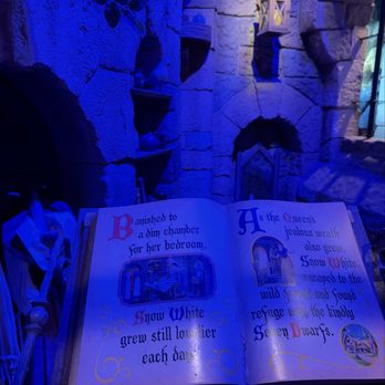 Snow White's Enchanted Wish - Amusement Parks Near Me