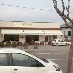 Gelateria Pasticceria Santa Rosa di Bosio Stefania - La gelateria vista dalla strada