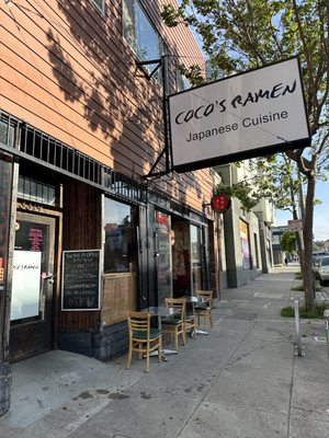 Coco's Ramen by null