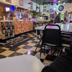 Latin Love Kitchen - Bright interior