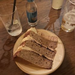 Dores Inn - cake is larger than it appears
