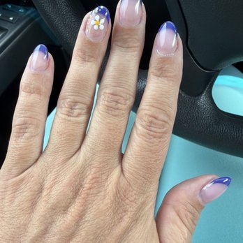 Aurora Nails and Spa - Nail Salons Near Me - Lithia, Florida