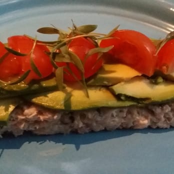 Chapulín - Avacado sheet on crab and tomatoes - Mexican Near Me - México, D.F., DIF Chapulín - Avacado sheet on crab and tomatoes - Mexican Near Me - México, D.F., DIF