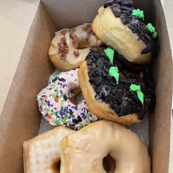 Island Donuts & Bagels - Glazed, sprinkle, maple bacon, maple, Halloween Oreo with gummy worm - Donuts Near Me - St. Augustine, Florida Island Donuts & Bagels - Glazed, sprinkle, maple bacon, maple, Halloween Oreo with gummy worm - Donuts Near Me - St. Augustine, Florida