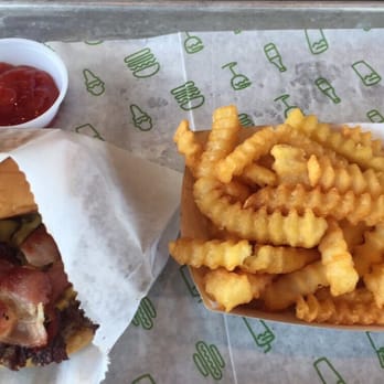 Shake Shack Downtown Brooklyn - Smoke shack and fries - Burgers Near Me - Brooklyn, New York Shake Shack Downtown Brooklyn - Smoke shack and fries - Burgers Near Me - Brooklyn, New York