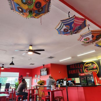 Hot Fish House - Inside and ordering counter - Southern Near Me - Lakewood, Washington