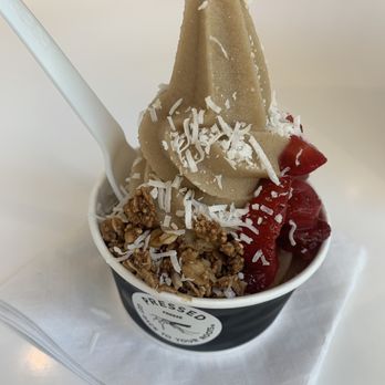 Pressed Juicery - Pineapple freeze with granola topping, strawberries, and coconut flakes aka my pre workout goodness - Juice Bars & Smoothies Near Me - Glendale, California
