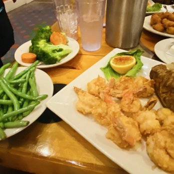 Captain George's Seafood Restaurant - Fried Shrimp Dinner - Seafood Near Me - Williamsburg, Virginia
