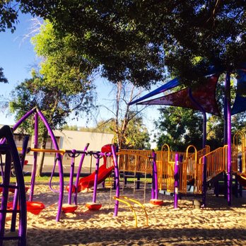 Maple Street Park - Parks Near Me - Burbank, California
