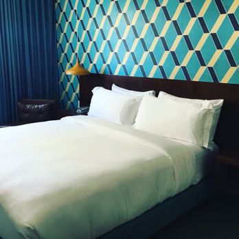 Unscripted Durham - King bed - Hotels Near Me - Durham, North Carolina