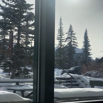The Summit Cafe - Outside tables - Breakfast & Brunch Near Me - Canmore, Alberta The Summit Cafe - Outside tables - Breakfast & Brunch Near Me - Canmore, Alberta