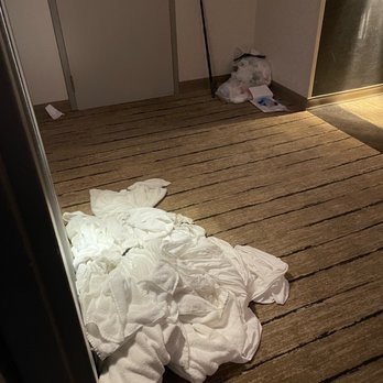 Mystic Marriott Hotel & Spa - Trash in hallways - Hotels Near Me - Groton, Connecticut Mystic Marriott Hotel & Spa - Trash in hallways - Hotels Near Me - Groton, Connecticut