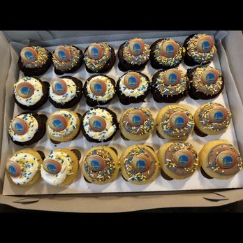 Mazzetti's Bakery - Custom Warriors Cupcakes - Bakeries Near Me - Pacifica, California