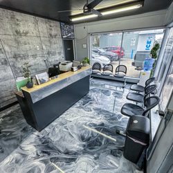 Carhub - Inside lobby & office