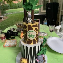 a jungle themed birthday cake a jungle themed birthday cake