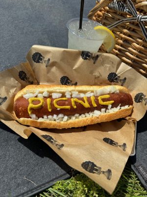 Picnic | Linden Hills by null