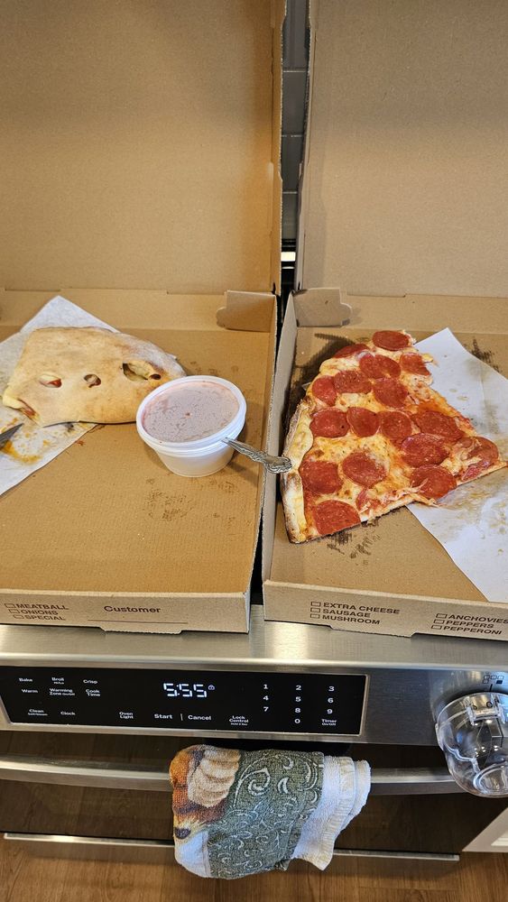 Carini Pizza Logo