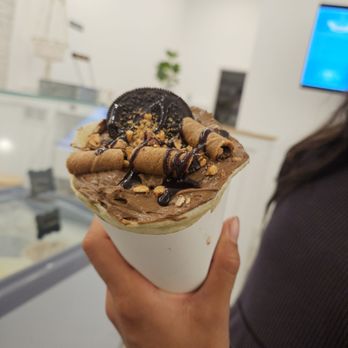 Starving - Chocolate mousse crepe with salted caramel ice cream! - Ice Cream & Frozen Yogurt Near Me - Manitou Springs, Colorado Starving - Chocolate mousse crepe with salted caramel ice cream! - Ice Cream & Frozen Yogurt Near Me - Manitou Springs, Colorado