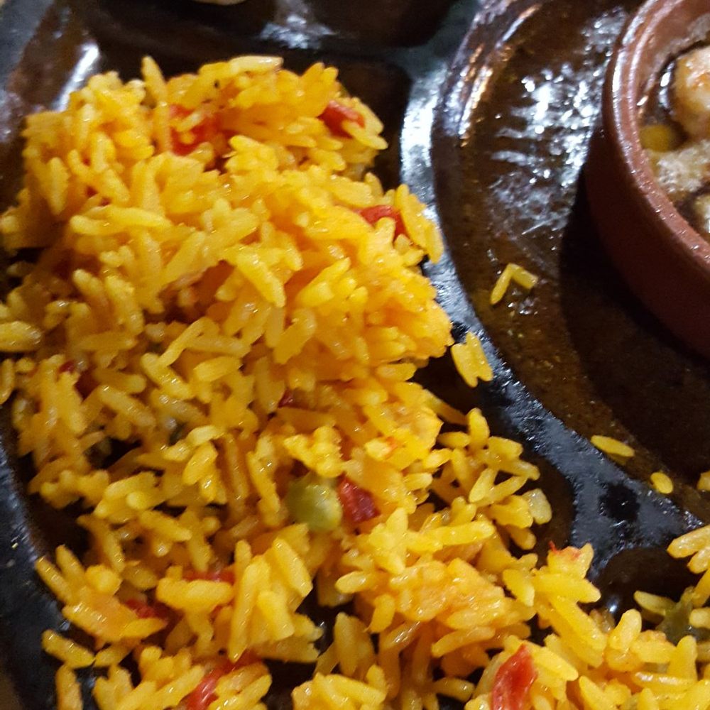 El Bodegon de Luan - Chicken paella. Meh. - Pizza Near Me - Tías, GC