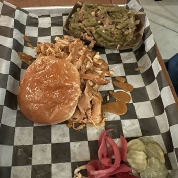 Black Drum - Carolina Gold Chicken sandwich with green beans - Bars Near Me - Myrtle Beach, South Carolina Black Drum - Carolina Gold Chicken sandwich with green beans - Bars Near Me - Myrtle Beach, South Carolina