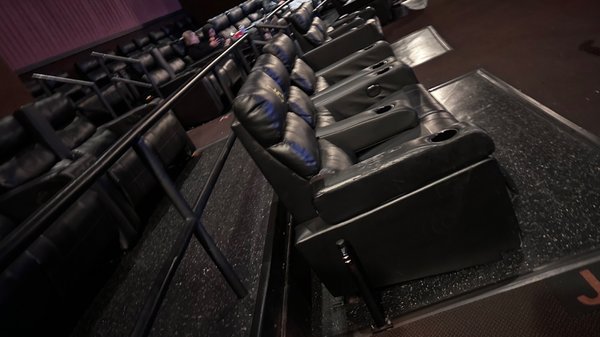 Cinemark Century North Hollywood and XD by null