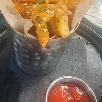 Smoke & Mirrors - truffle fries (appetizer) - Bars Near Me - Washington Dc, District of Columbia