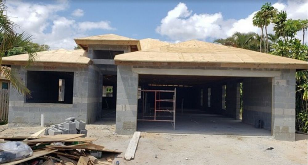 Slide of Mompie Construction Corp