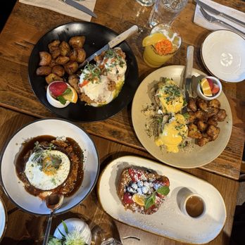 Surisan - Top left: country Benedict , top right: crab Benedict, bottom left: locomoco, bottom right: French toast - Korean Near Me - San Francisco, California