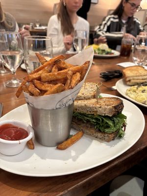 Sarabeth's Park Avenue South by null