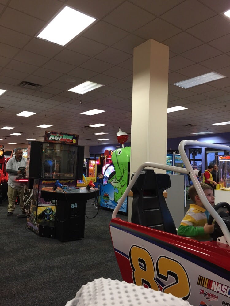 CHUCK E. CHEESE 11 Reviews 5118 S Staples, Corpus Christi, Texas