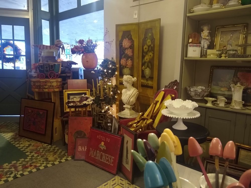 AMITYVILLE GENERAL STORE Updated October 2024 170 Park Ave