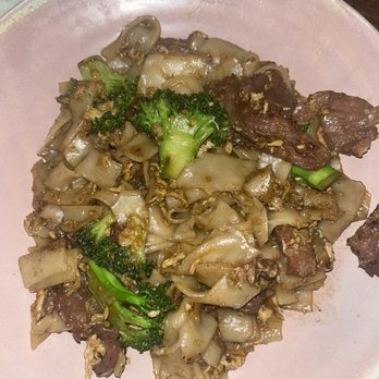 Ben Thai Cafe - Pad See Ew with Beef - Thai Near Me - San Francisco, California