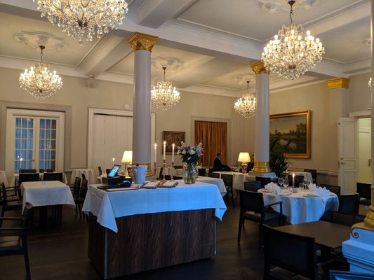 First Hotel Grand by null