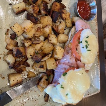 First Watch - Eggs benedict - Breakfast & Brunch Near Me - Winter Park, Florida