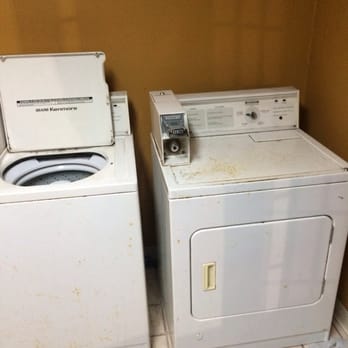 Deerfield Inn - Laundry machines $1 a piece. They look a little rough, but they work well. - Hotels Near Me - Blytheville, Arkansas