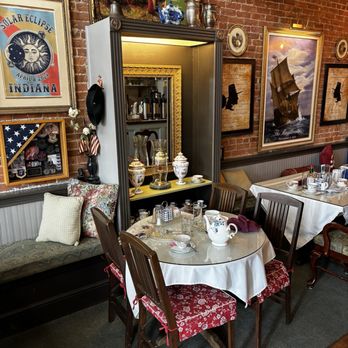 Court House Grounds - Coffee & Tea Near Me - Danville, Indiana