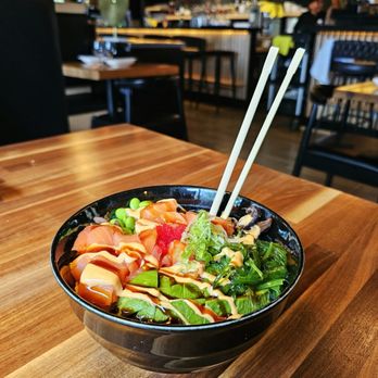 Blowfish Sushi & Ramen - Salmon Sunrise Bowl - Sushi Bars Near Me - Northfield, Illinois