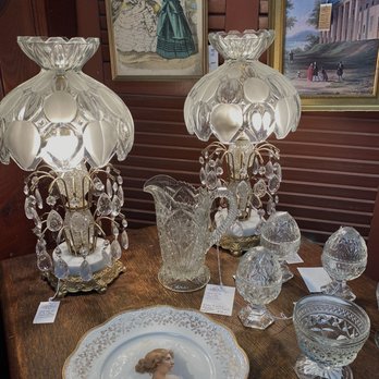 New Paris Antique Mall - Shopping Centers Near Me - New Paris, Ohio New Paris Antique Mall - Shopping Centers Near Me - New Paris, Ohio
