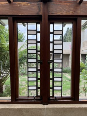 Hollyhock House by null