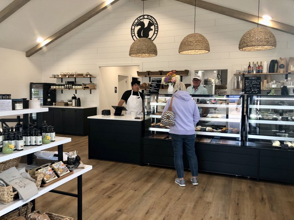 Black Squirrel Bakery Logo