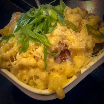 Kuma's Corner - The Mac and Cheese with andouille and caramelized onion - American Near Me - Indianapolis, Indiana Kuma's Corner - The Mac and Cheese with andouille and caramelized onion - American Near Me - Indianapolis, Indiana