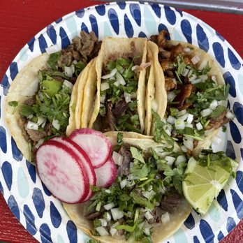 Taqueria La Raza - Cabeza, Al pastor, asada, and carnitas - Tacos Near Me - Kenmore, Washington