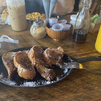 Two Cracked Eggs Cafe - Texas French toast - Breakfast & Brunch Near Me - Savannah, Georgia Two Cracked Eggs Cafe - Texas French toast - Breakfast & Brunch Near Me - Savannah, Georgia