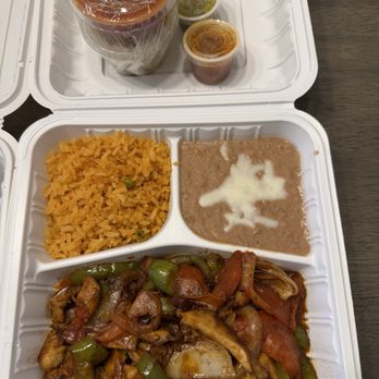 Pupusas Locas - Chicken fajitas pupusa - Salvadoran Near Me - Covington, Washington