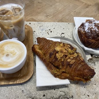 Saint-Jean - Iced latte, cappuccino & yummy pastries - Cafes Near Me - Amsterdam, New Hampshire