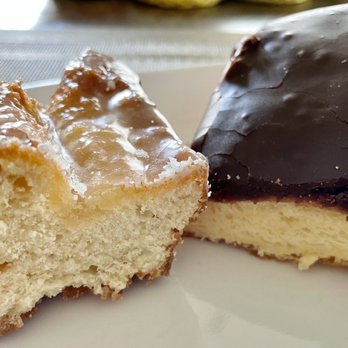 Randy's Donuts - Its filled with disappointment! - Coffee & Tea Near Me - Las Vegas, Nevada